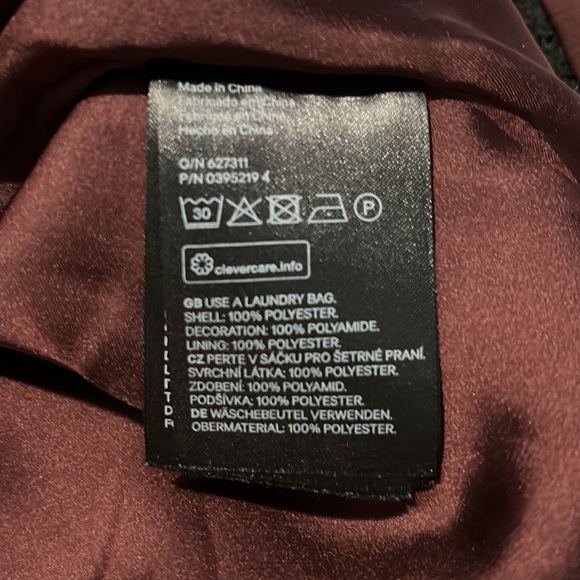 H&M burgundy and black lace dress - Picture 5 of 7